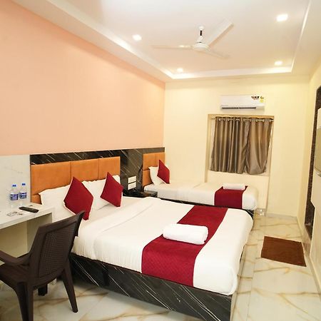 Hotel Rinza Residency Bombay Esterno foto