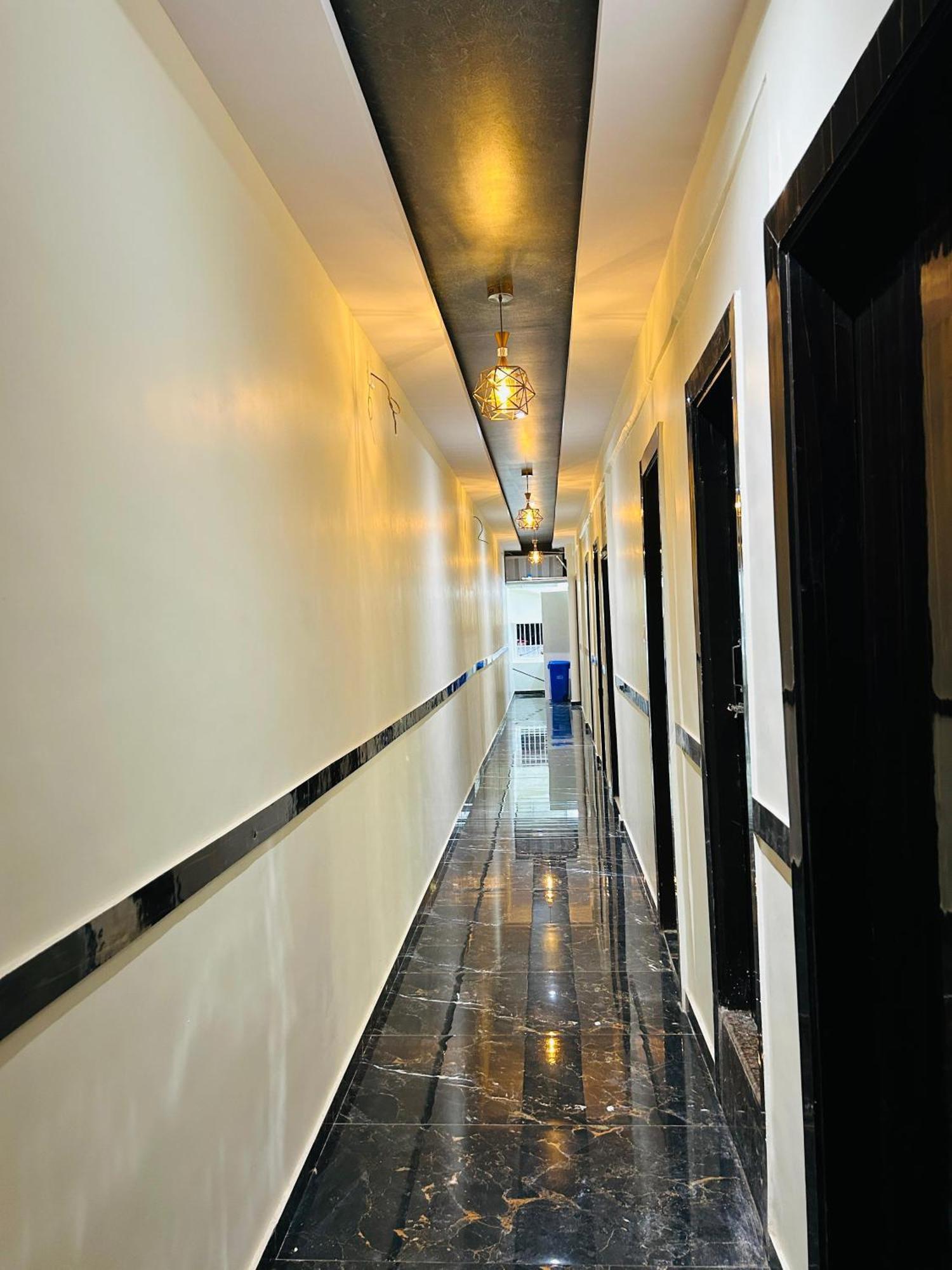 Hotel Rinza Residency Bombay Esterno foto