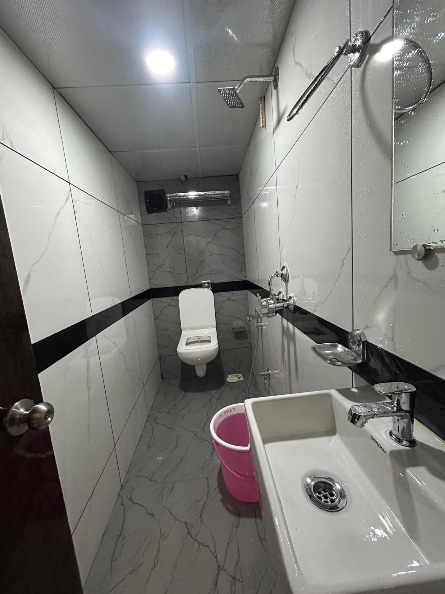 Hotel Rinza Residency Bombay Esterno foto