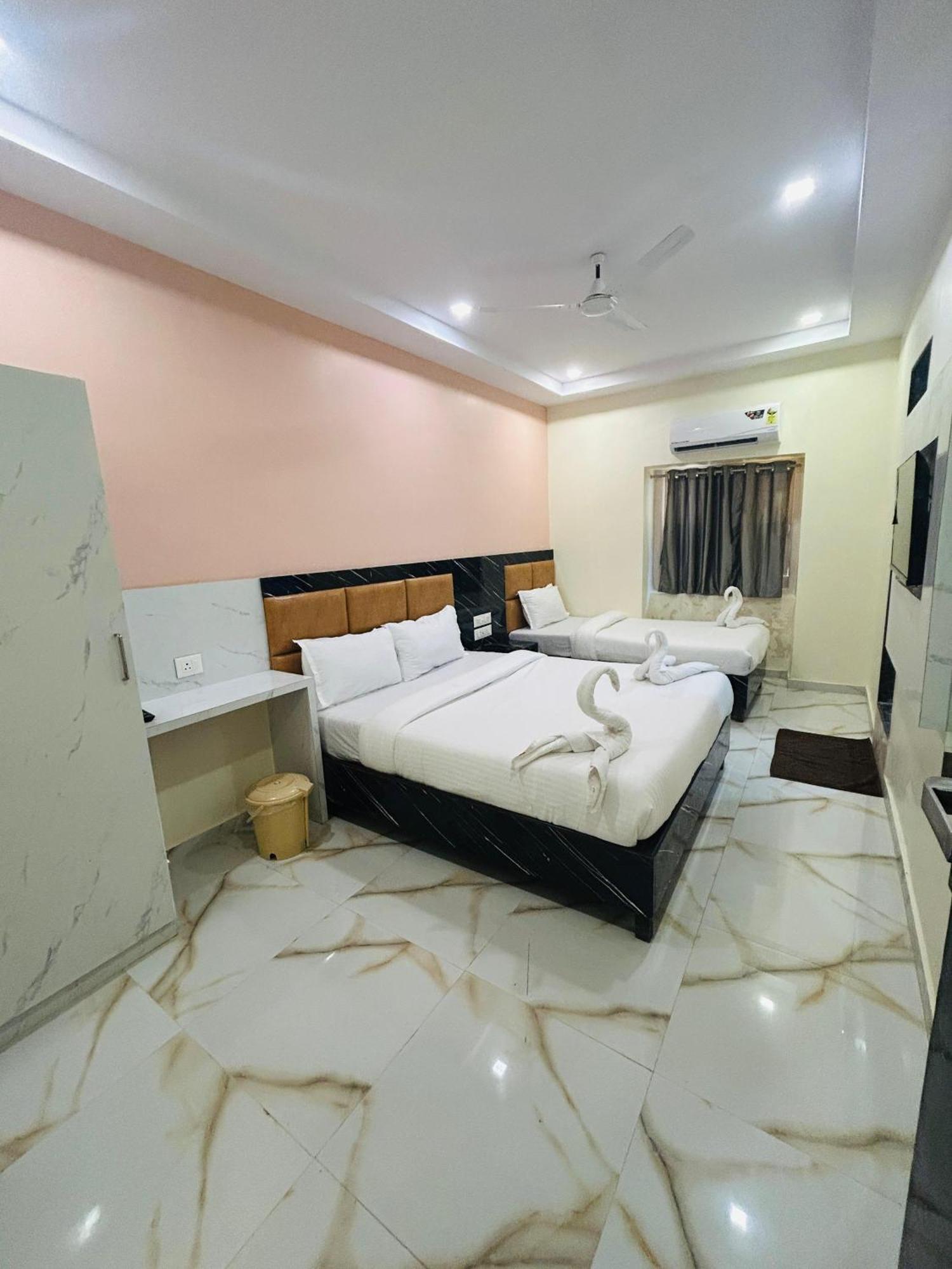 Hotel Rinza Residency Bombay Esterno foto