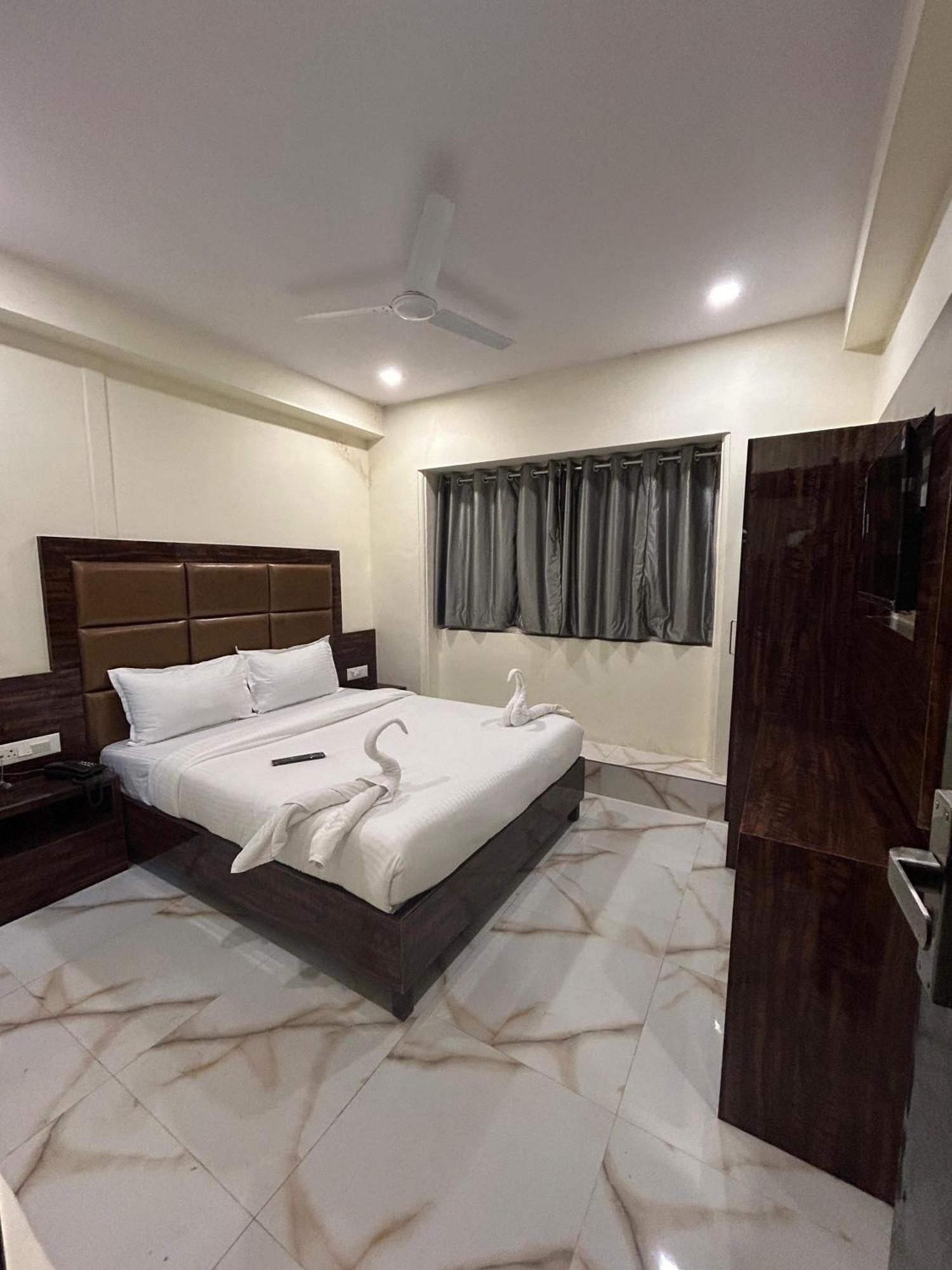 Hotel Rinza Residency Bombay Esterno foto