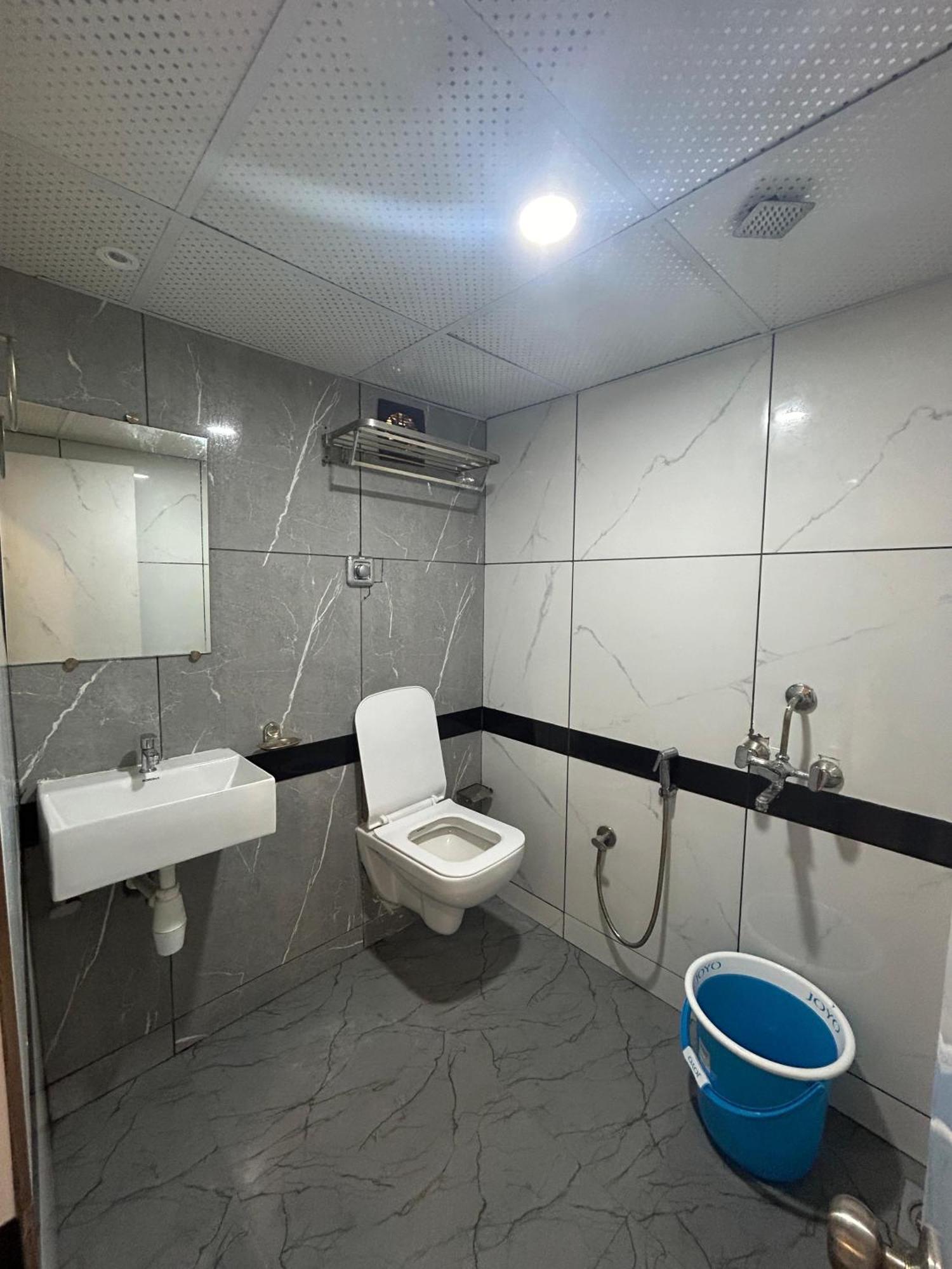 Hotel Rinza Residency Bombay Esterno foto