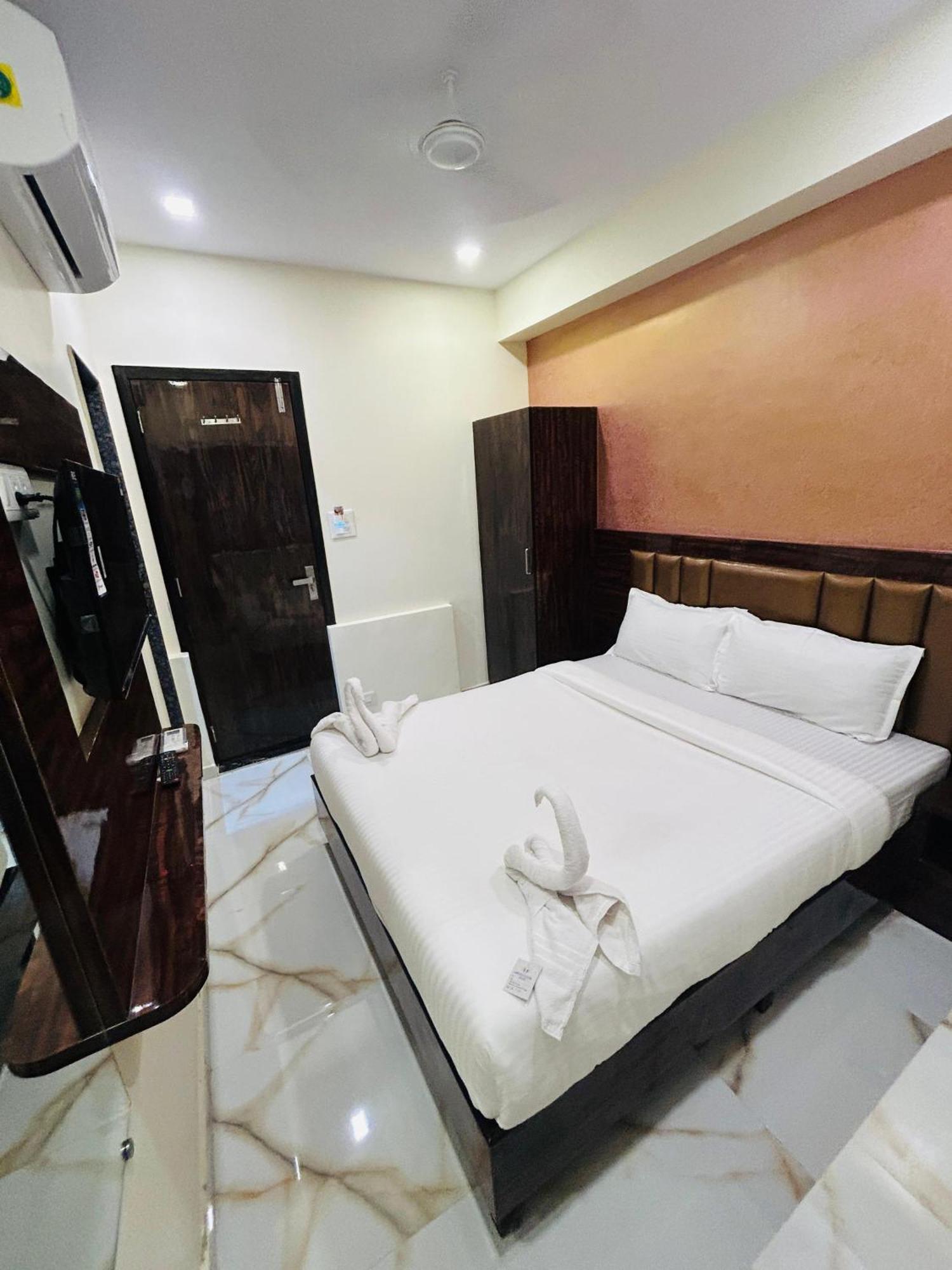 Hotel Rinza Residency Bombay Esterno foto